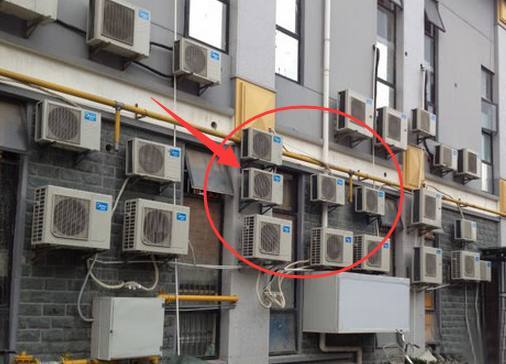 一旦發現工人這樣安裝空調室外機，馬上讓他停工，否則后悔的是你！